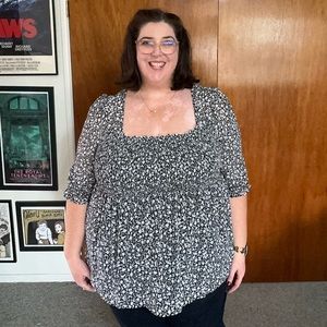 Torrid size 4X, 4 chiffon black and white floral top.
